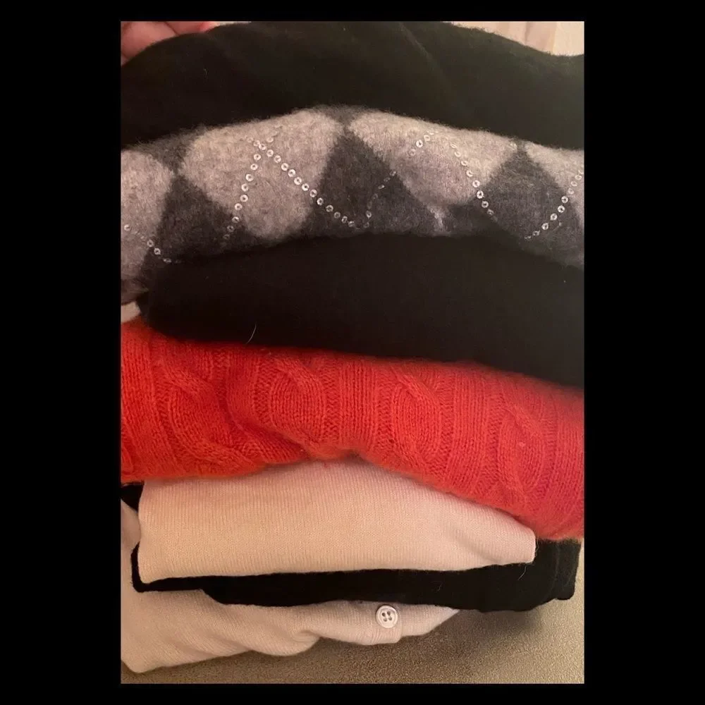 7 Damaged cashmere sweaters for craft or repair sold together as a lot - Picture 3 of 4
